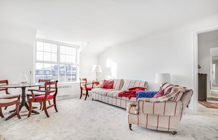 3 Bedroom Flat To Rent In Circus Road, St Johns Wood, London, NW8