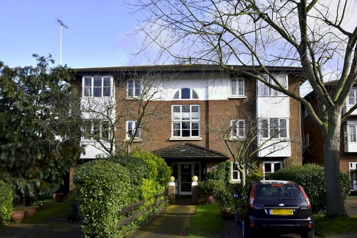 1 Bedroom Flat To Rent In Kingsworthy Close, Kingston Upon Thames, KT1