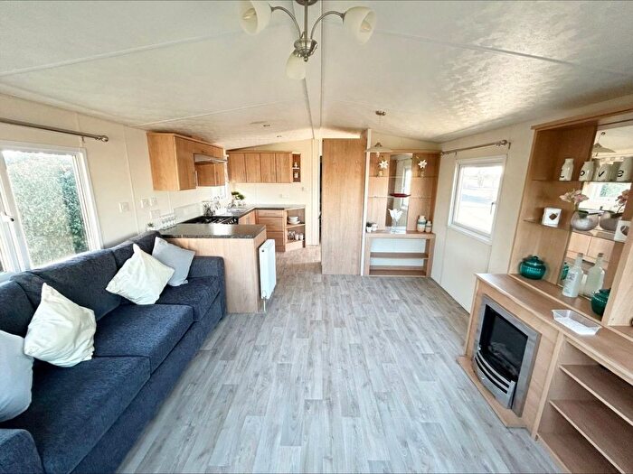 2 Bedroom Mobile/park Home For Sale In Leysdown Road, Leysdown-On-Sea, Sheerness, ME12