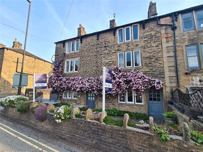 5 Bedroom End Of Terrace House For Sale In New Mills Road, Hayfield, High Peak, Derbyshire, SK22
