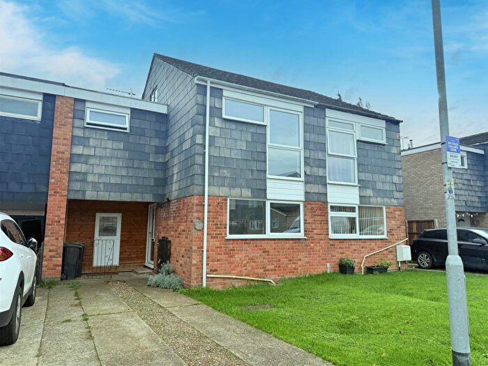 3 Bedroom Link Detached House For Sale In Hargrave Avenue, Needham Market, Ipswich, IP6