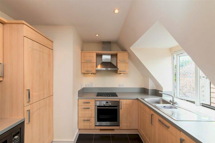 1 Bedroom Flat To Rent In Holders Hill Road, Mill Hill, London, NW7