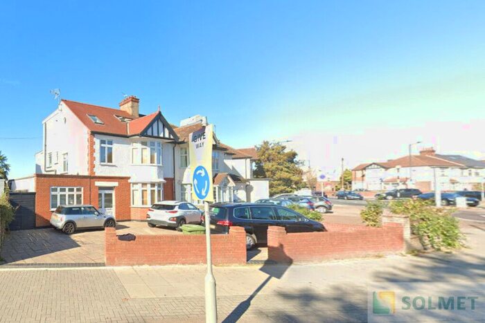 Studio To Rent In Robson Avenue, Willesden, London, NW10