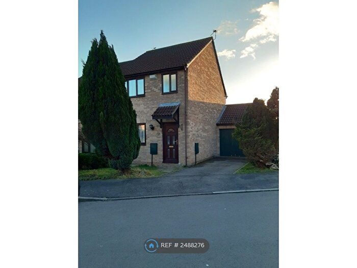 3 Bedroom Semi-Detached House To Rent In Apseleys Mead, Bradley Stoke, BS32
