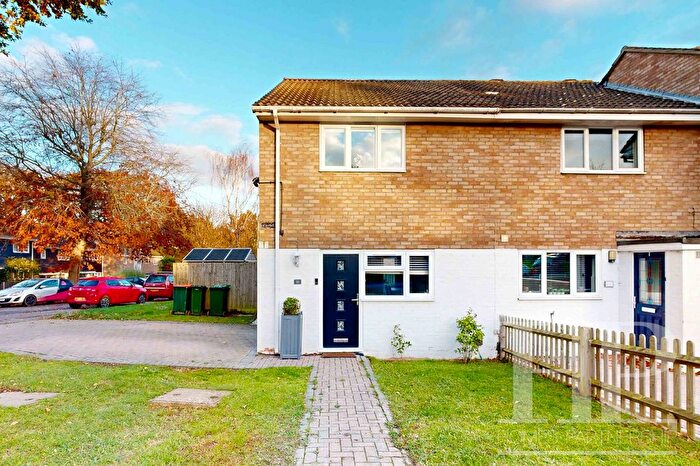 3 Bedroom Terraced House For Sale In Wakehams Green Drive, Crawley, RH10