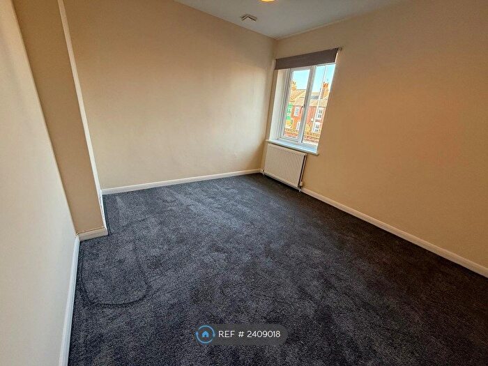 2 Bedroom Flat To Rent In Kidmore End Road, Emmer Green, Reading, RG4