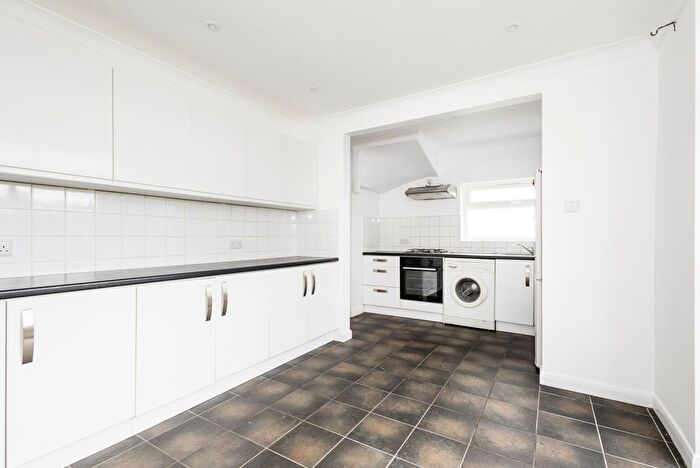 3 Bedroom Semi-Detached House To Rent In Wenlock Road, Edgware, HA8