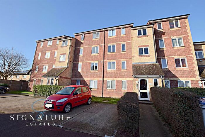Property To Rent In Himalayan Way, Watford, WD18