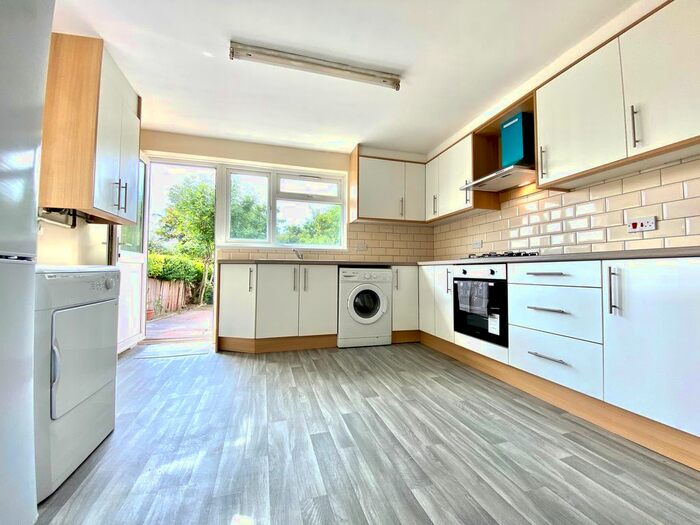 3 Bedroom Terraced House To Rent In Highbury Road, Belgrave, Leicester, LE4