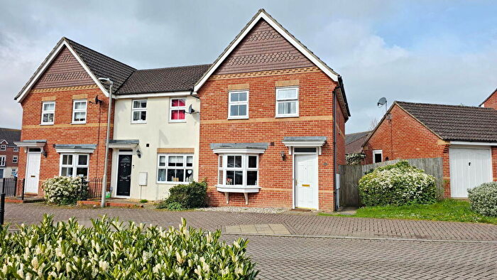 3 Bedroom End Of Terrace House For Sale In Sandleford Lane, Greenham, RG19