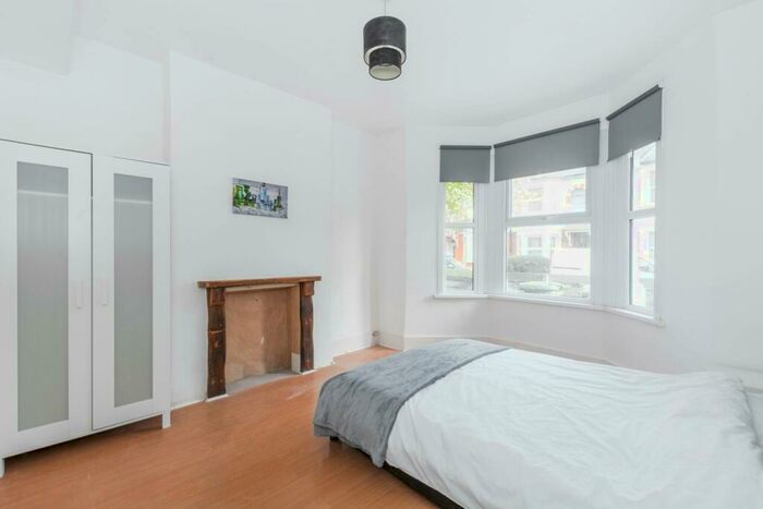 3 Bedroom End Of Terrace House To Rent In St Winefrides Avenue, Manor Park, London, E12