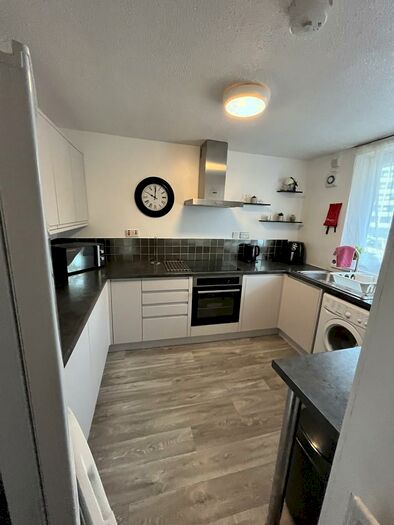 4 Bedroom Flat To Rent In Cornwallis Crescent, Portsmouth, PO1