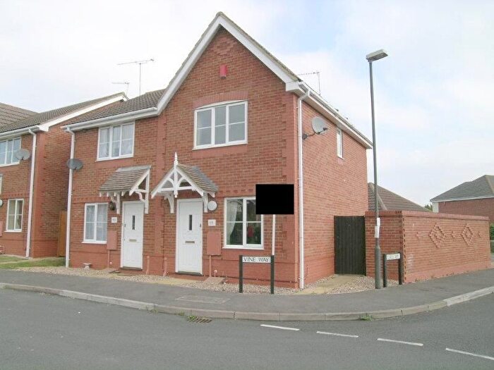 2 Bedroom End Of Terrace House To Rent In Vine Way, Stonehills, Tewkesbury, GL20