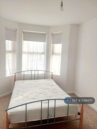 Studio To Rent In Dallow Road, Luton, LU1