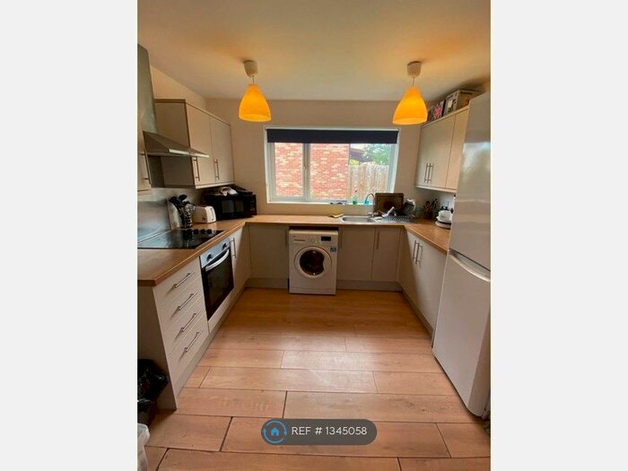 5 Bedroom Semi-Detached House To Rent In Cheney Way, Cambridge, CB4