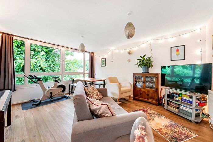 1 Bedroom Flat For Sale In Kitley Gardens, Crystal Palace, London, SE19
