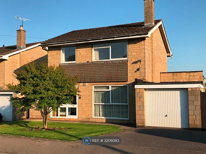 3 Bedroom Detached House To Rent In Cambridge Way, Minchinhampton, Stroud, GL6