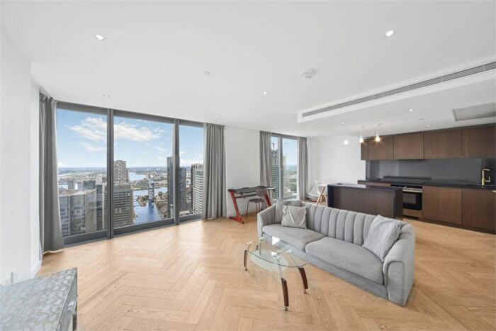 2 Bedroom Apartment To Rent In Landmark, Marsh Wall, E14