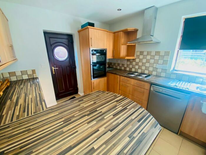 3 Bedroom Semi-Detached House To Rent In Flambard Road, Framwellgate Moor, DH1