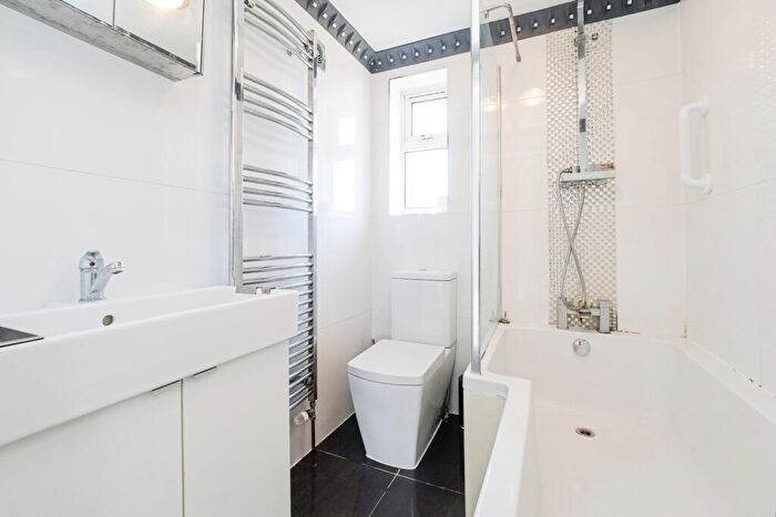 2 Bedroom End Of Terrace House For Sale In Charlecote Road, Dagenham, RM8