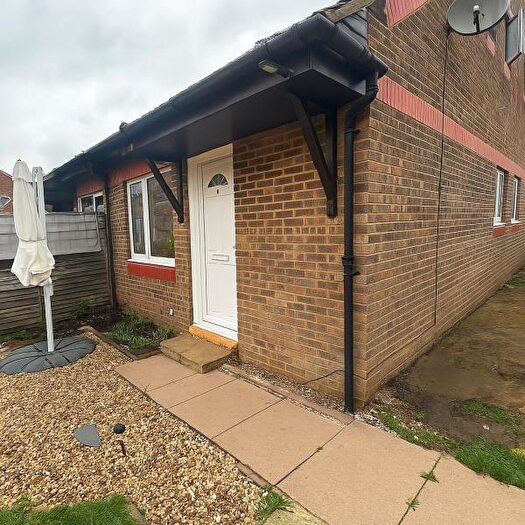1 Bedroom Maisonette To Rent In Colburn Crescent, Burpham, GU4