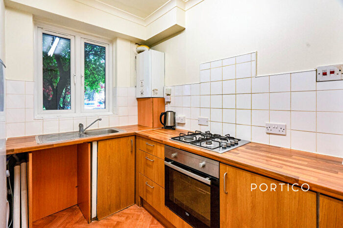 2 Bedroom Apartment To Rent In Reynolds House, E2