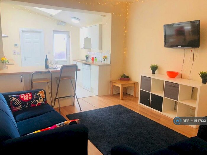 5 Bedroom Terraced House To Rent In Pomona Street, Sheffield, S11