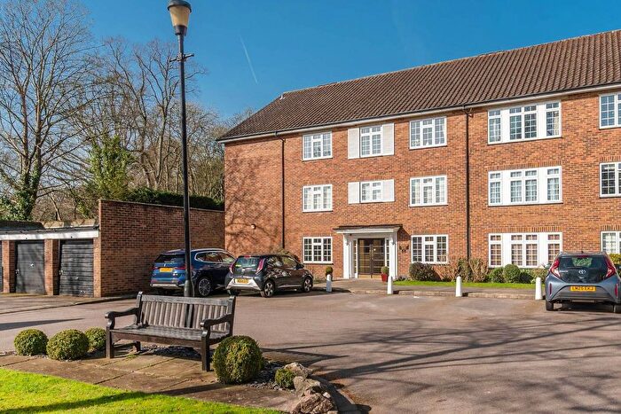 2 Bedroom Flat For Sale In Myrtleside Close, Northwood, HA6