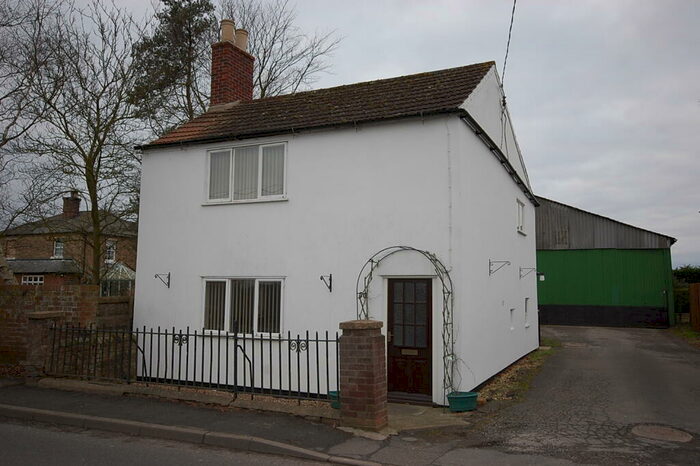 3 Bedroom Detached House To Rent In High Street, Walcott, LN4