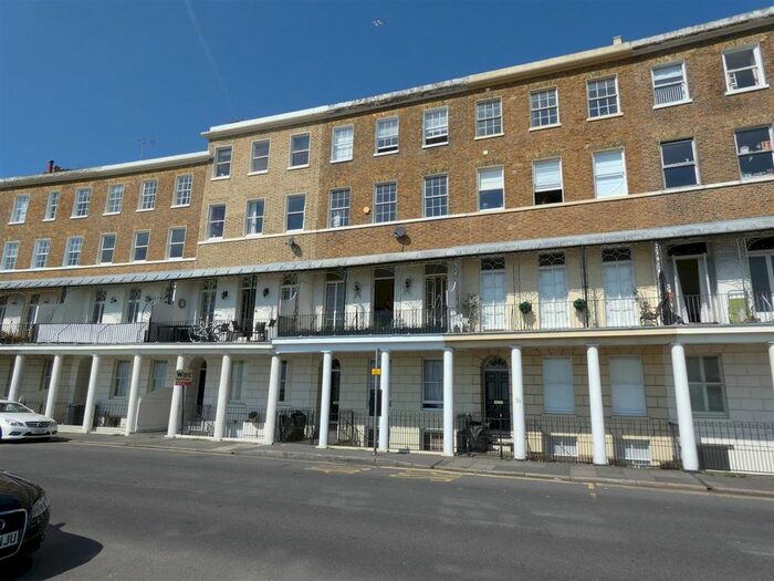 2 Bedroom Flat To Rent In Wellington Crescent, Ramsgate, CT11
