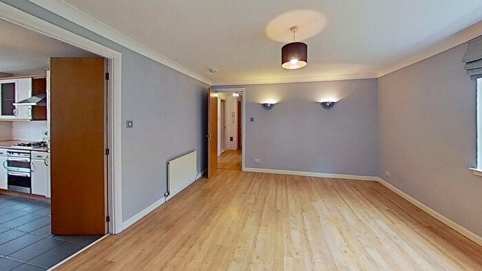 2 Bedroom Flat To Rent In Newhaven Place, Edinburgh, EH6