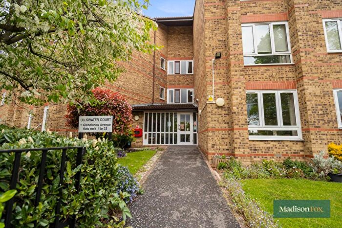 1 Bedroom Apartment For Sale In Glebelands Avenue, South Woodford, E18