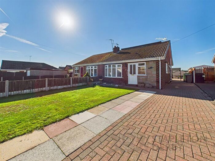 3 Bedroom Semi-Detached Bungalow For Sale In Ross Close, Billinge, Wigan, WN5