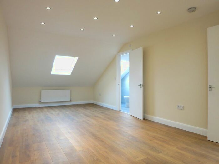 2 Bedroom Flat To Rent In Weltje Road, London, W6