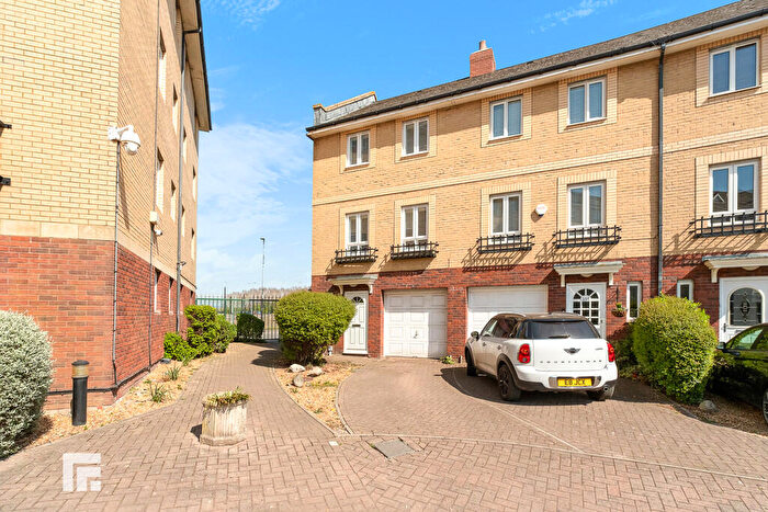 3 Bedroom Town House For Sale In Adventurers Quay, Cardiff Bay, Cardiff, CF10