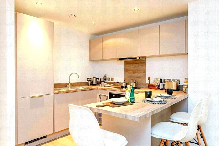 2 Bedroom Apartment To Rent In Exchange Square, The Priory Queensway, Birmingham, West Midlands, B4