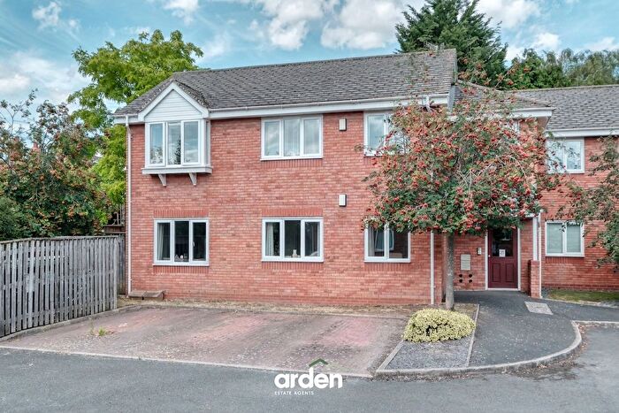 2 Bedroom Flat For Sale In Sky Court, Worcester, WR3