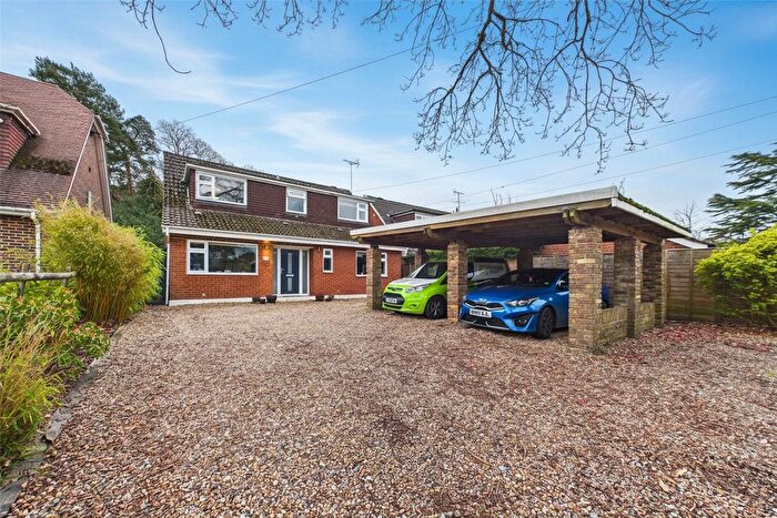 4 Bedroom Detached House For Sale In Nine Mile Ride, Finchampstead, Wokingham, Berkshire, RG40