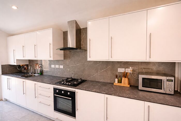 4 Bedroom Semi-Detached House To Rent In Wallscourt Road, Bristol, BS34