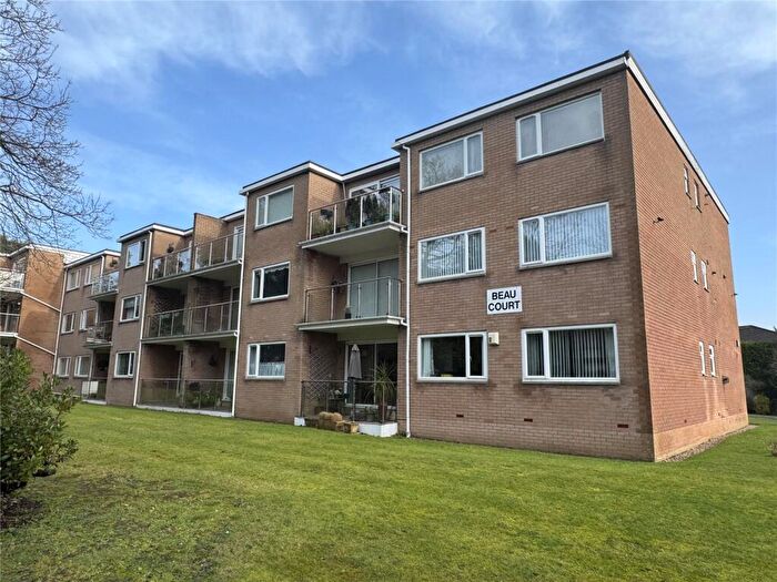 2 Bedroom Apartment For Sale In Spencer Road, New Milton, Hampshire, BH25
