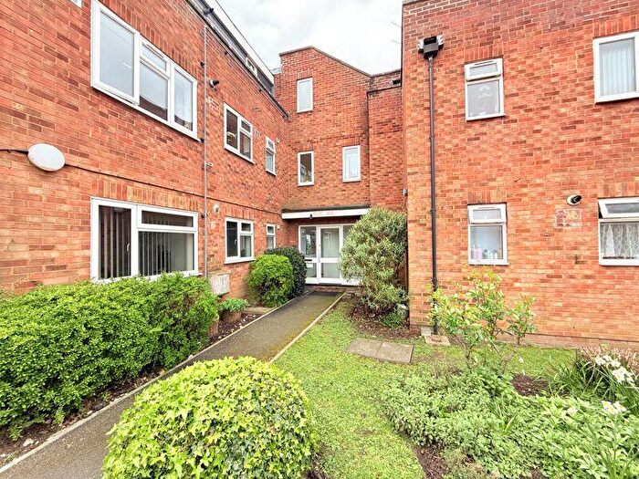 2 Bedroom Flat For Sale In Glebe Avenue, Ruislip, HA4
