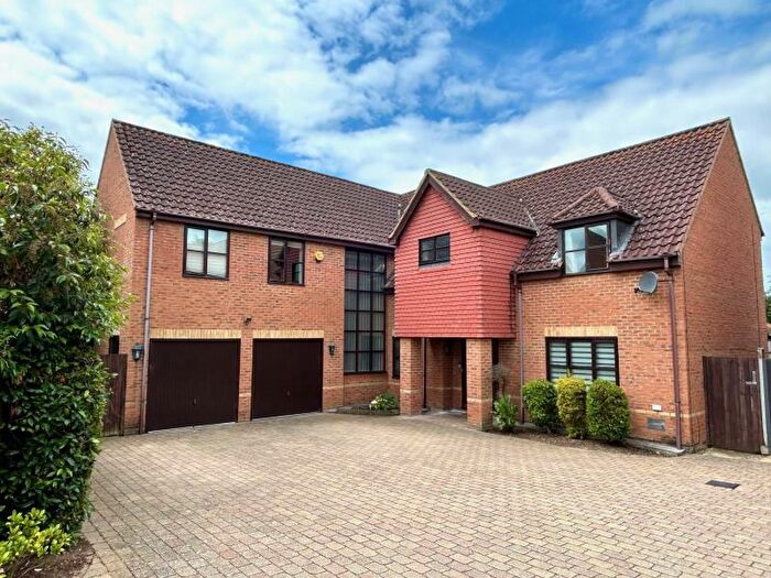 5 Bedroom Detached House To Rent In Hugh Parke Close, Loughton, MK5