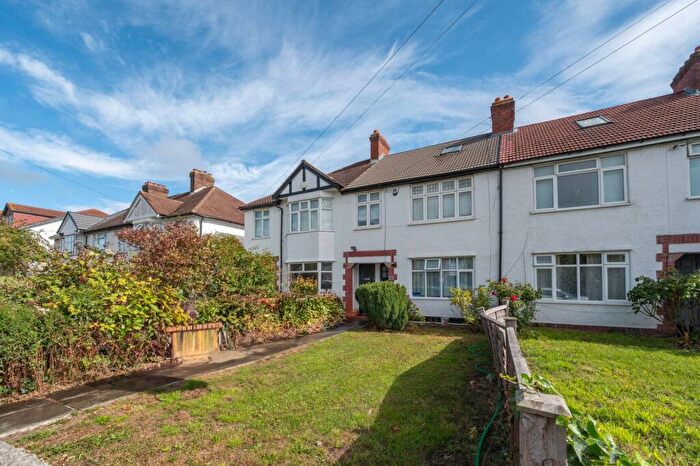 2 Bedroom Maisonette For Sale In Howard Road, South Norwood, London, SE25