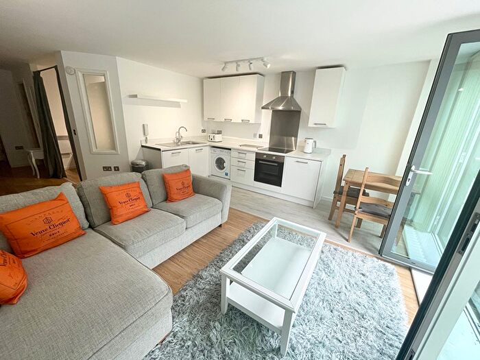 1 Bedroom Flat To Rent In Marco Island, Nottingham, NG1