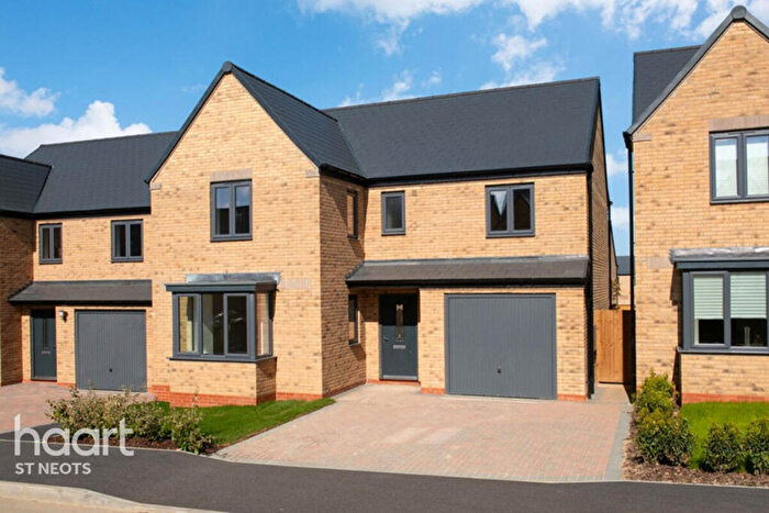 4 Bedroom Detached House For Sale In Nuffield Road, St.Neots, PE19