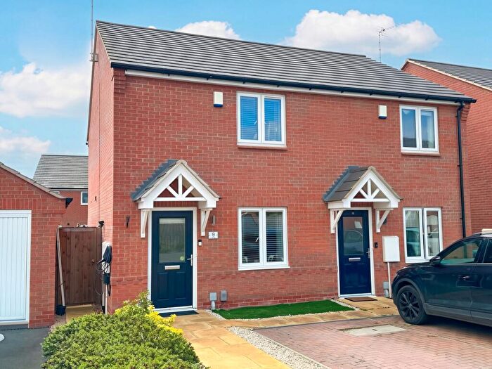 2 Bedroom Semi-Detached House For Sale In Thomas Avenue, Market Harborough, LE16