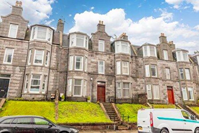 2 Bedroom Flat To Rent In Victoria Road, Tory, Aberdeen, AB11
