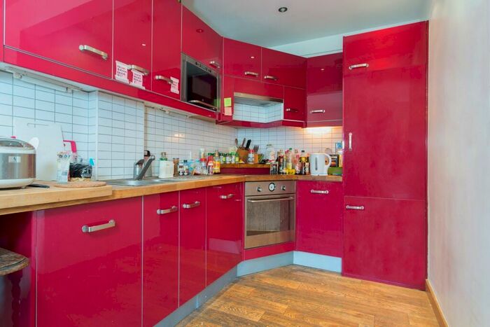 3 Bedroom Flat To Rent In Bridge Wharf, Kings Cross, N1