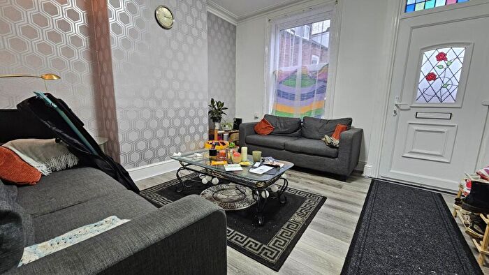 3 Bedroom House To Rent In Royal Park Road, Leeds, LS6