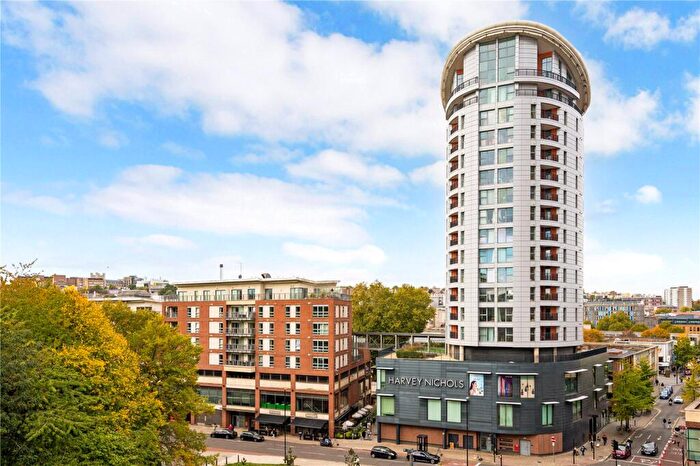 2 Bedroom Apartment For Sale In Broad Weir, Bristol, Somerset, BS1